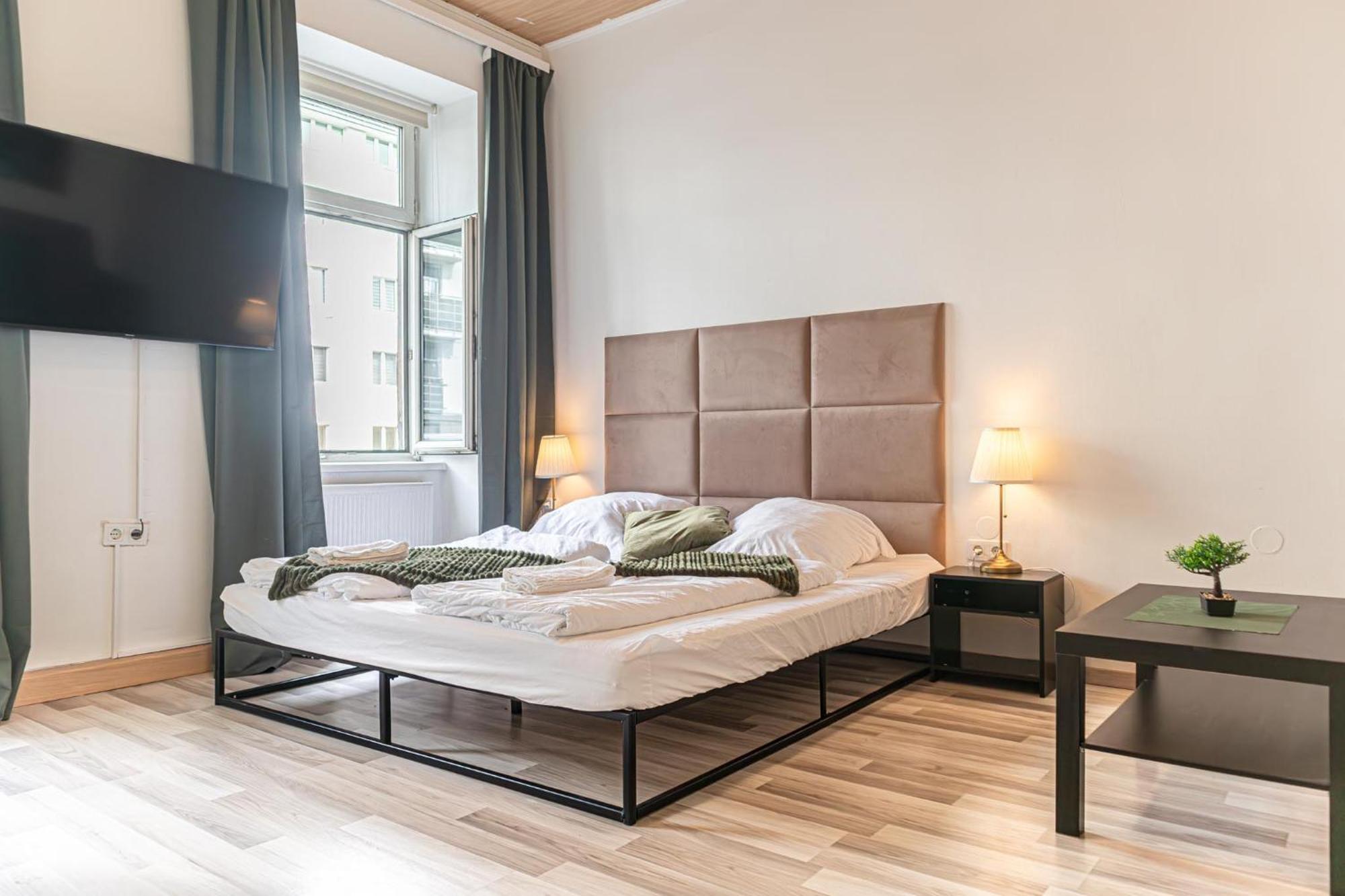 Neighboring 3 Apts.- Ideal For Families & Friends Wiedeń