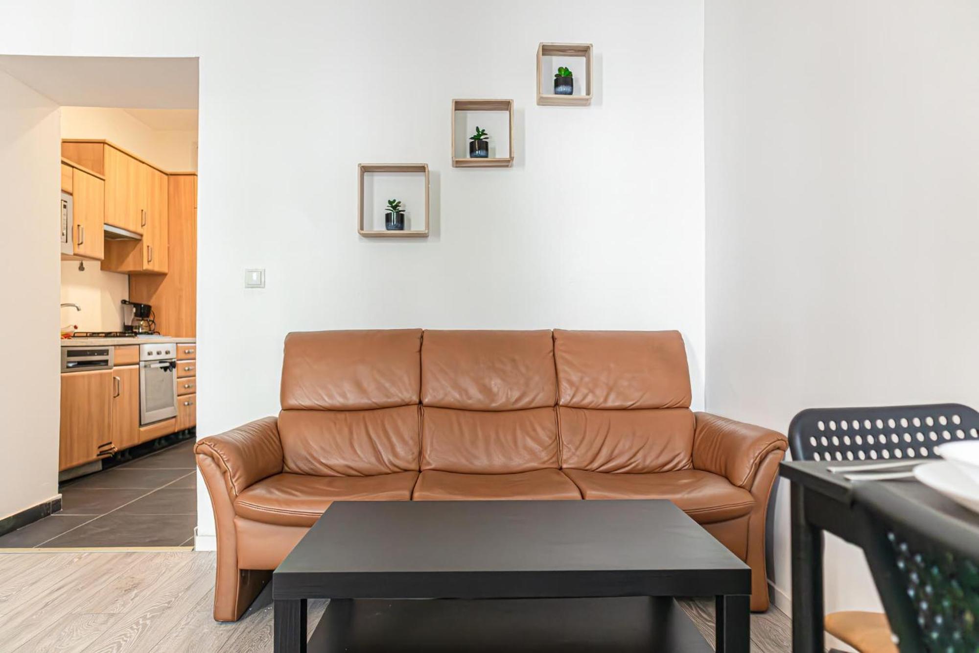 Apartament Neighboring 3 Apts.- Ideal For Families & Friends *